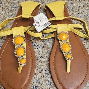 Dots NWT Women's Yellow Beaded Sandals Size 7